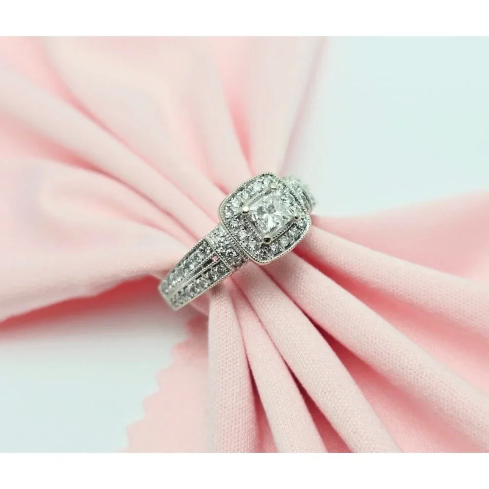 Elegant 14K Karat Solid White Gold Ladies Diamond Halo Engagement Ring Size 9.75